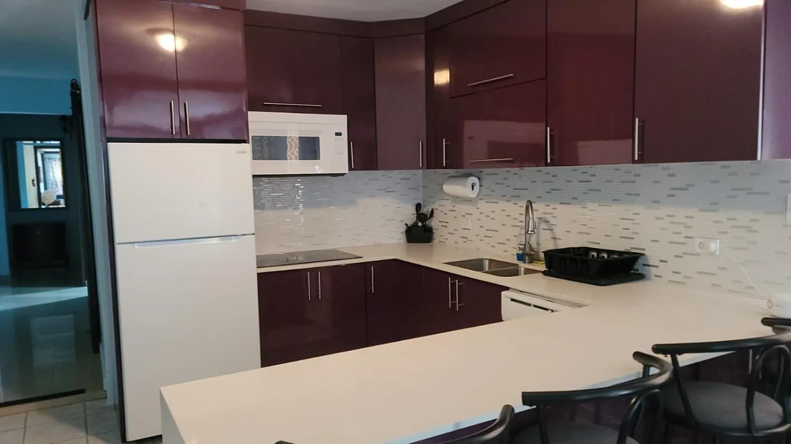 Apartment Chic Family-Friendly Home Sleeps Up To 12 People, Right Unit Catano